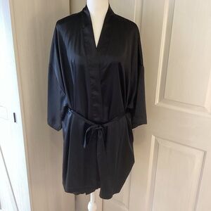 Victoria's Secret Black Satin Women's Short Robe One Size